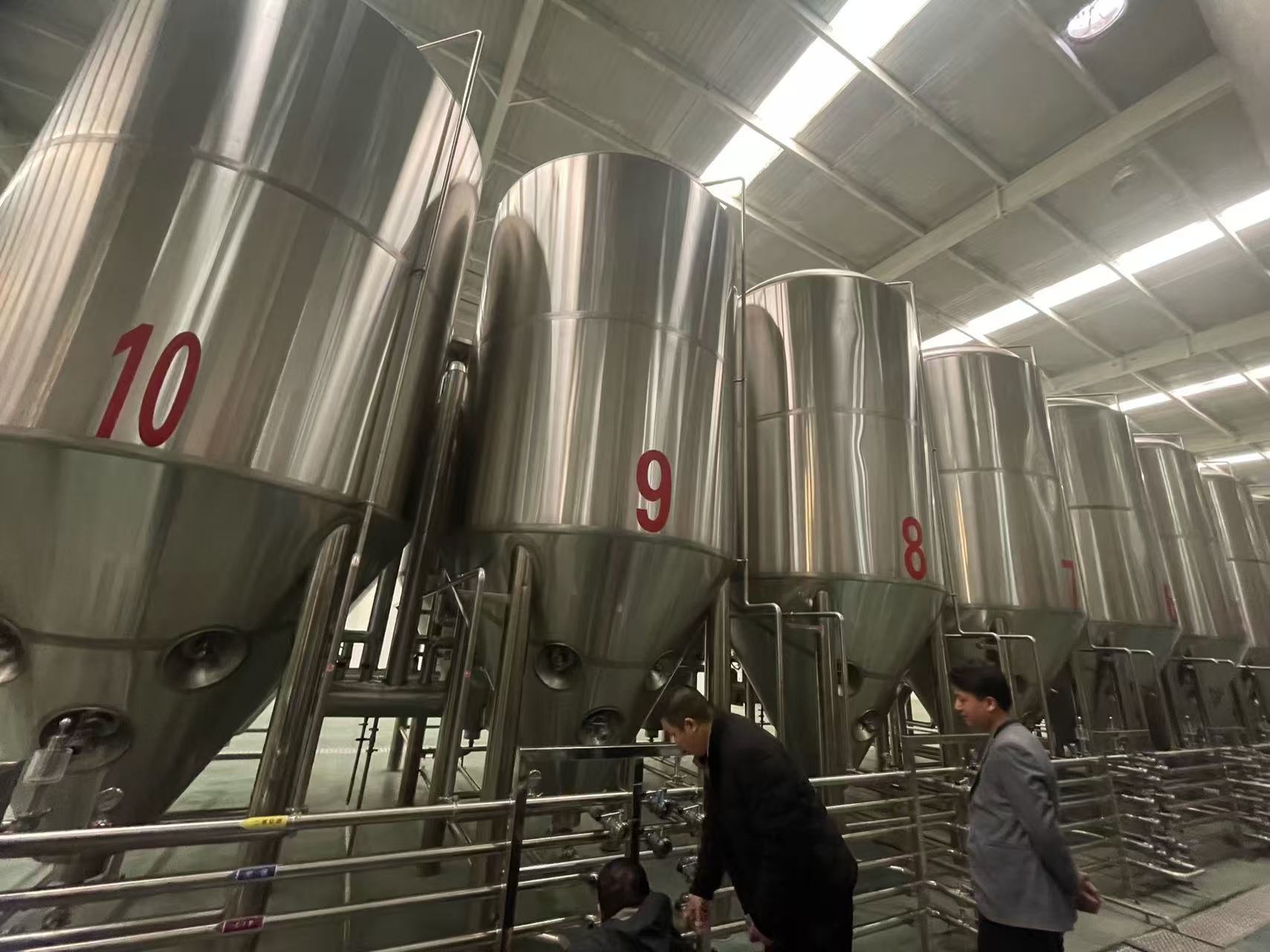 昌平精酿啤酒设备厂—平面布置、设备设计、制造、调试、培训等一条龙服务